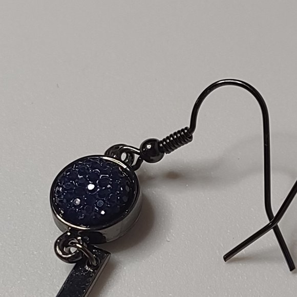 Long Metal And Dark Blue Plastic Dangle Earrings - Picture 6 of 8